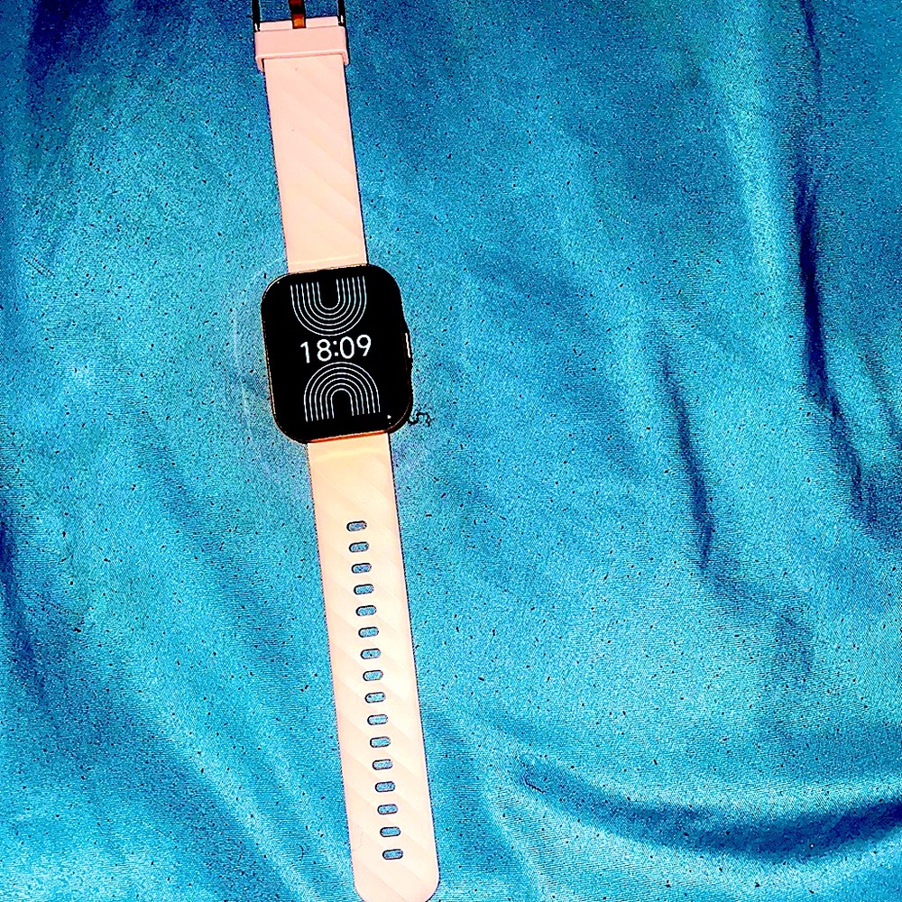 Brand new Apple Watch Connect to any phone android or iOS , great value